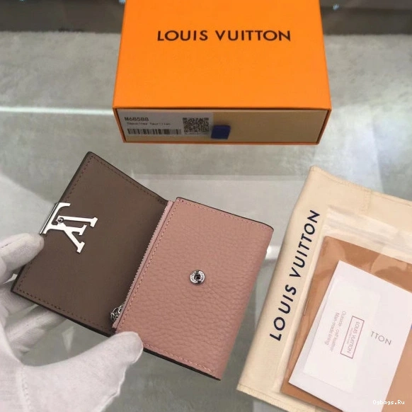 LOUIS WALLET VUITTON CAPUCINES XS 0125